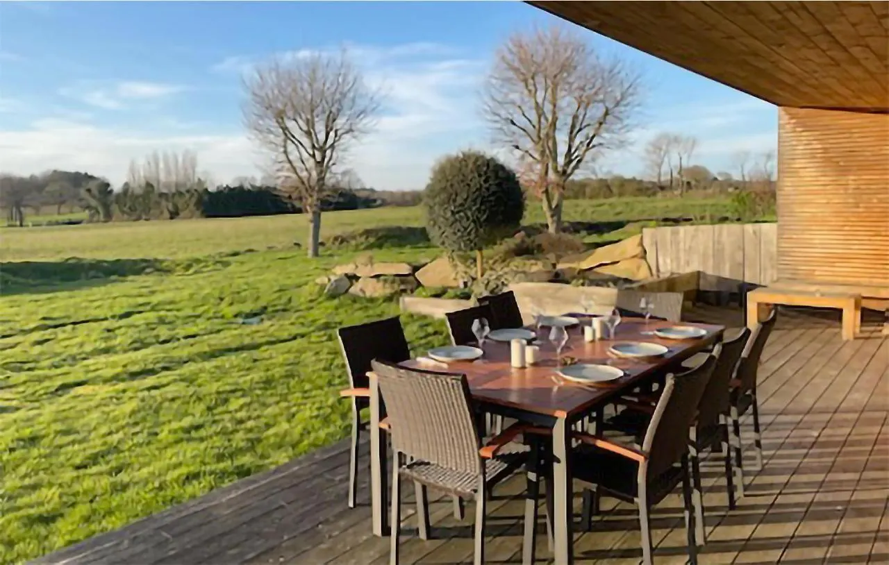 Beautiful Home In Plelan-Le-Petit With Wifi 0*,