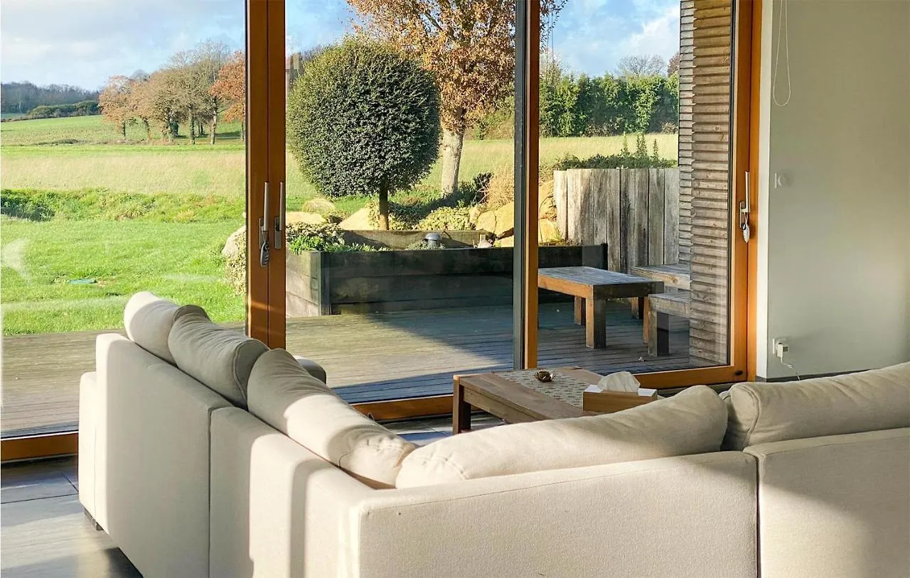 Beautiful Home In Plelan-Le-Petit With Wifi 0*,  France